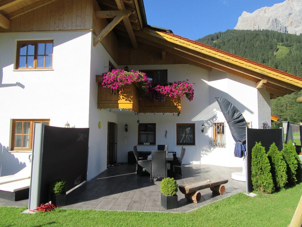 Alpen-Chalet Ehrwald Exteriör bild